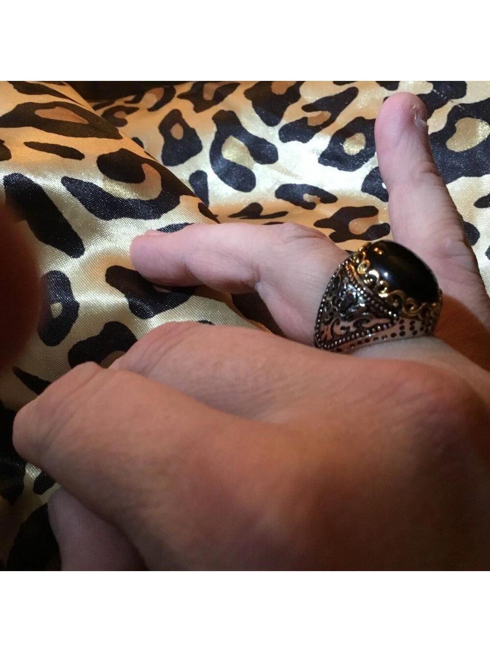 Regal Black Ring 8.5 - Picture 2 of 2
